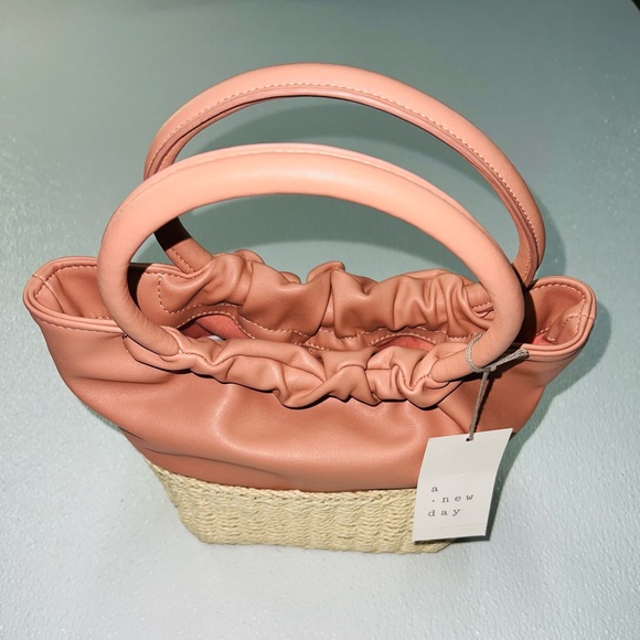 A New Day Pink Faux Leather Straw Tote Bag NWT - Picture 2 of 8
